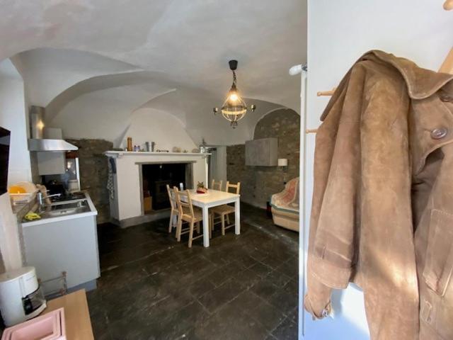 דירות לצנו Casa Caterina מראה חיצוני תמונה