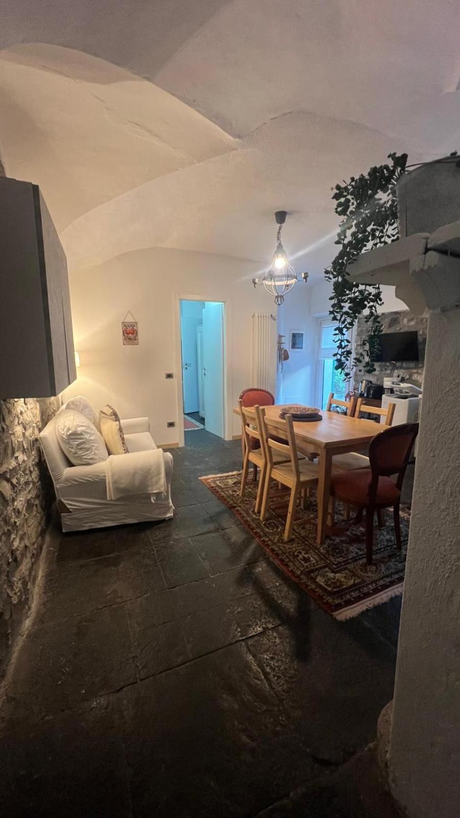 דירות לצנו Casa Caterina מראה חיצוני תמונה