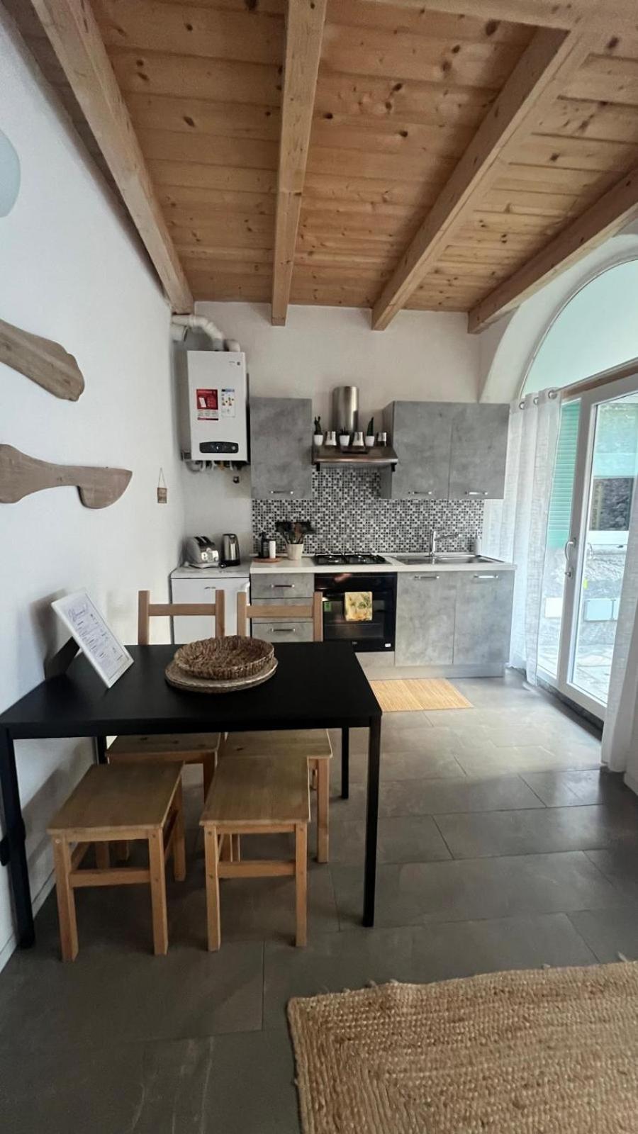 דירות לצנו Casa Caterina מראה חיצוני תמונה