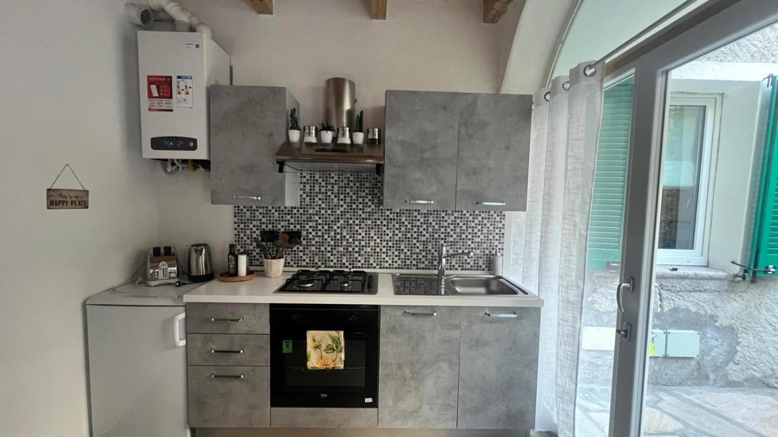 דירות לצנו Casa Caterina מראה חיצוני תמונה