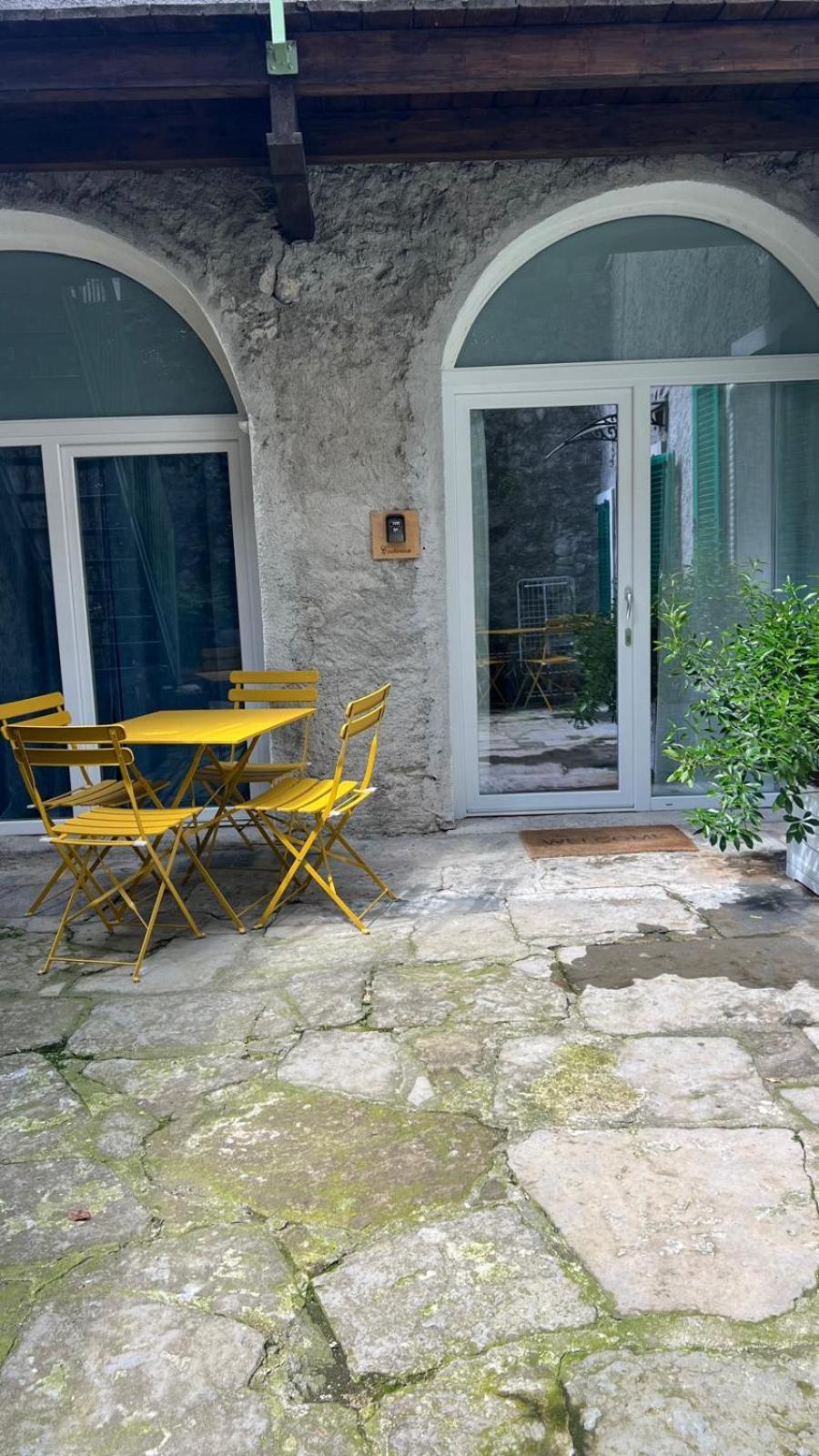 דירות לצנו Casa Caterina מראה חיצוני תמונה