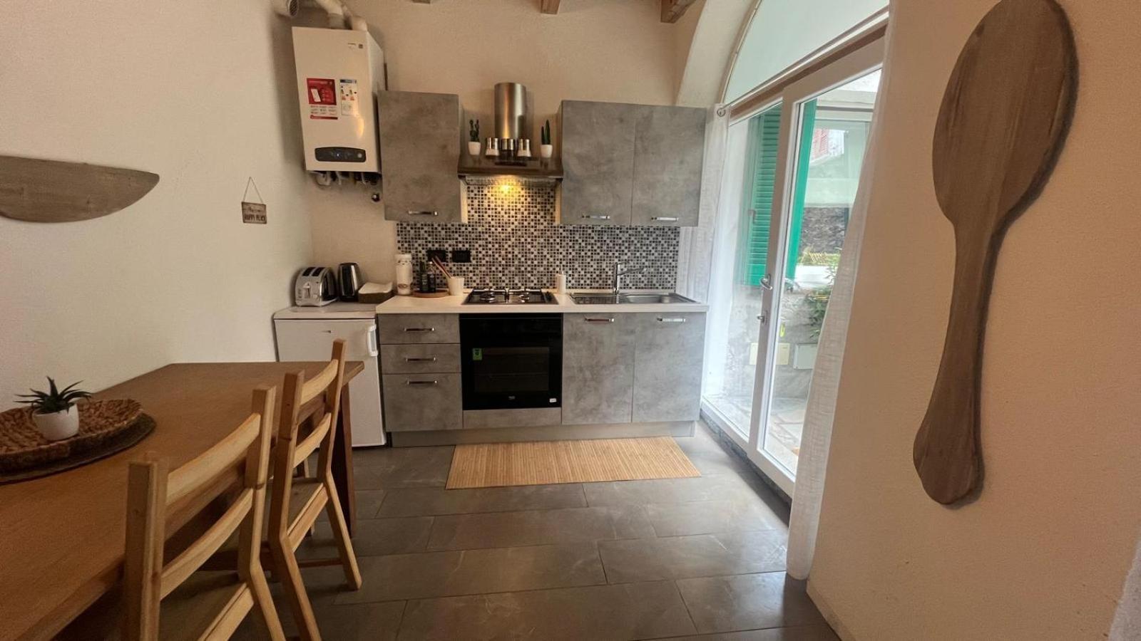 דירות לצנו Casa Caterina מראה חיצוני תמונה